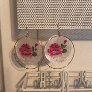 Abilene shell rose earrings